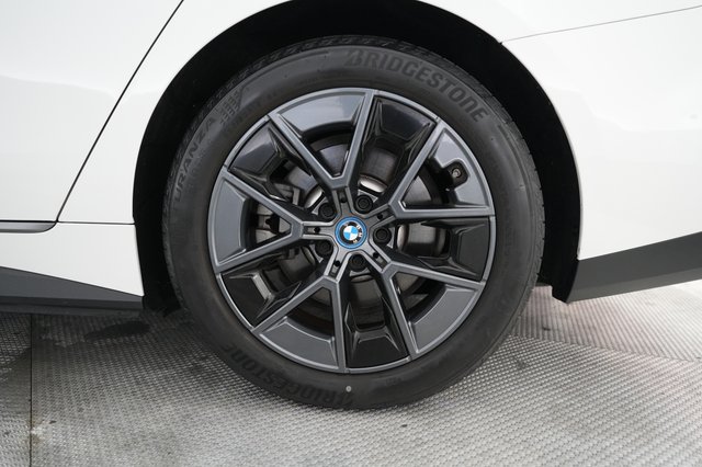 2023 BMW i4 — photo 7 of 20