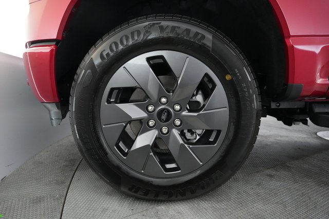 2024 Ford F-150 Lightning — photo 7 of 15