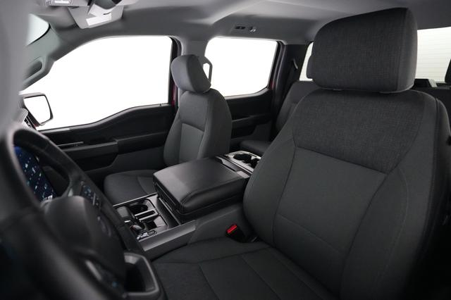 2024 Ford F-150 Lightning — photo 3 of 15