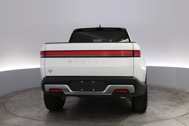2024 Rivian R1T — photo 12 of 20