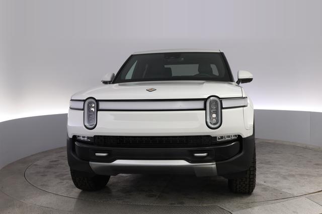 2024 Rivian R1T — photo 9 of 20