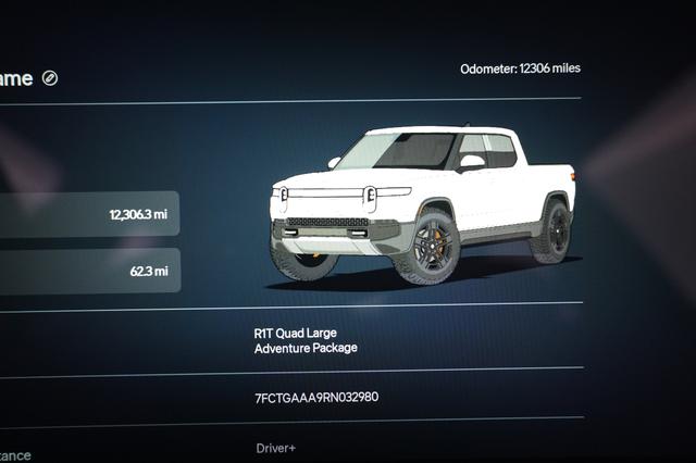 2024 Rivian R1T — photo 5 of 20