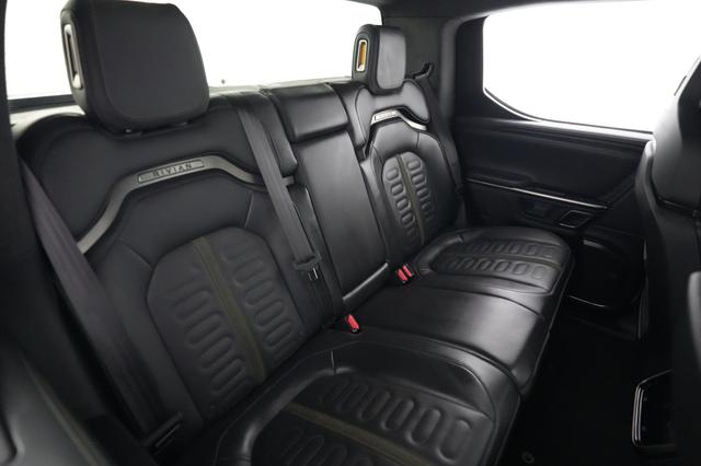 2024 Rivian R1T — photo 4 of 20