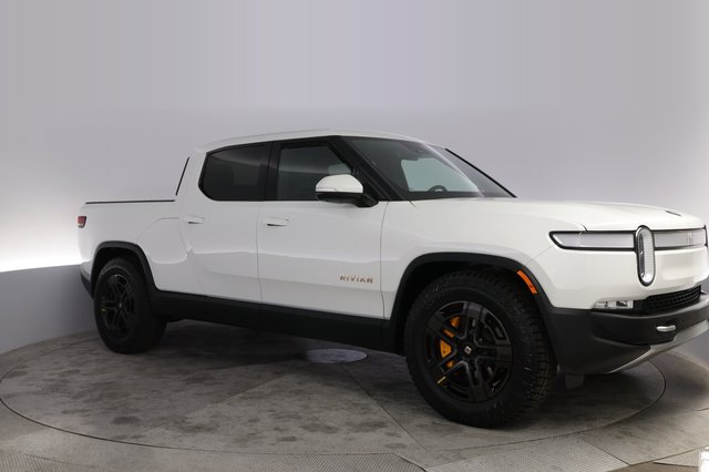 2024 Rivian R1T — photo 11 of 20