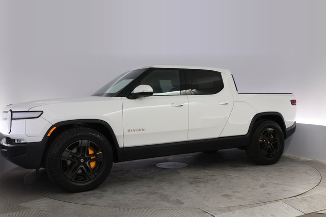 2024 Rivian R1T — photo 14 of 20