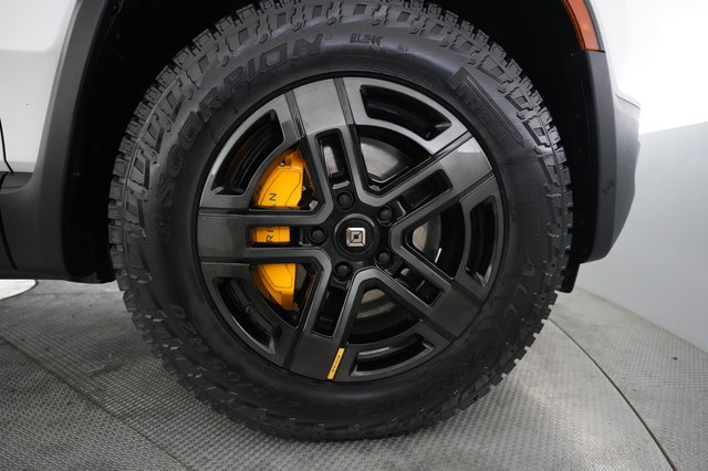2024 Rivian R1T — photo 15 of 20