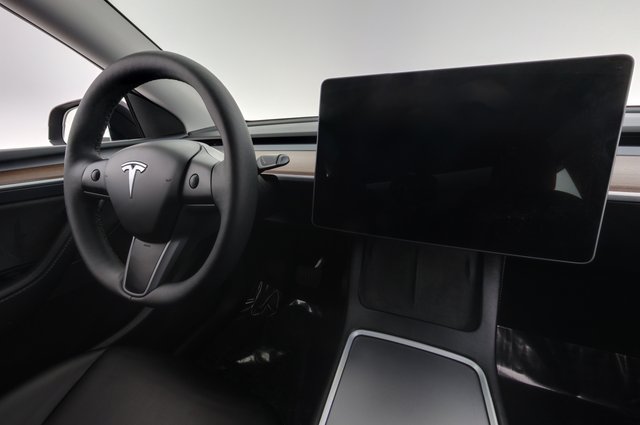 2024 Tesla Model Y — photo 20 of 26
