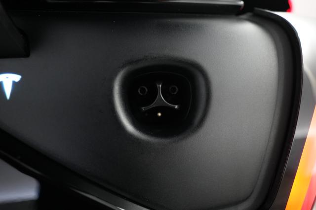 2024 Tesla Model Y — photo 8 of 26