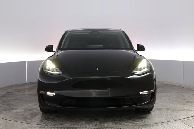 2024 Tesla Model Y — photo 9 of 26