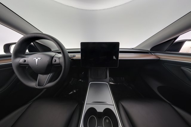 2024 Tesla Model Y — photo 21 of 26