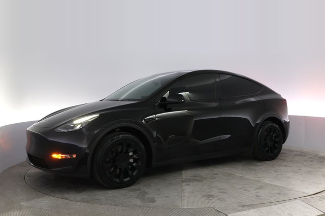 2024 Tesla Model Y — photo 14 of 26