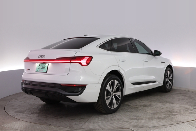 2024 Audi Q8 e-tron