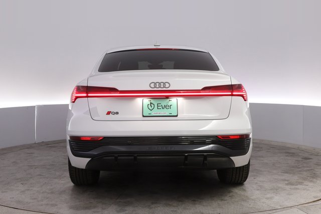 2024 Audi Q8 e-tron — photo 12 of 22