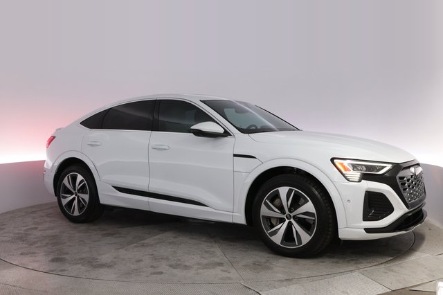 2024 Audi Q8 e-tron — photo 11 of 22
