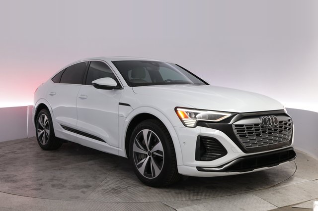 2024 Audi Q8 e-tron — photo 10 of 22