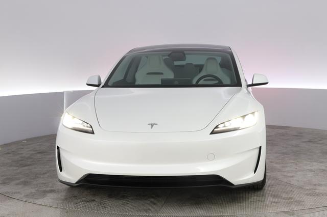 2025 Tesla Model 3 — photo 9 of 27