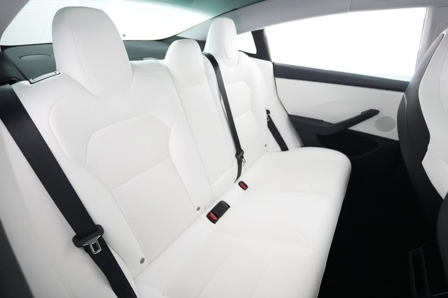 2025 Tesla Model 3 — photo 4 of 27