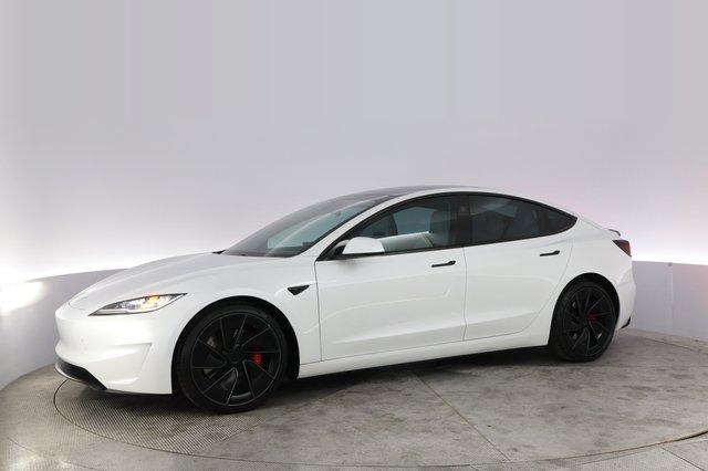 2025 Tesla Model 3 — photo 14 of 27