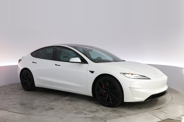 2025 Tesla Model 3 — photo 11 of 27