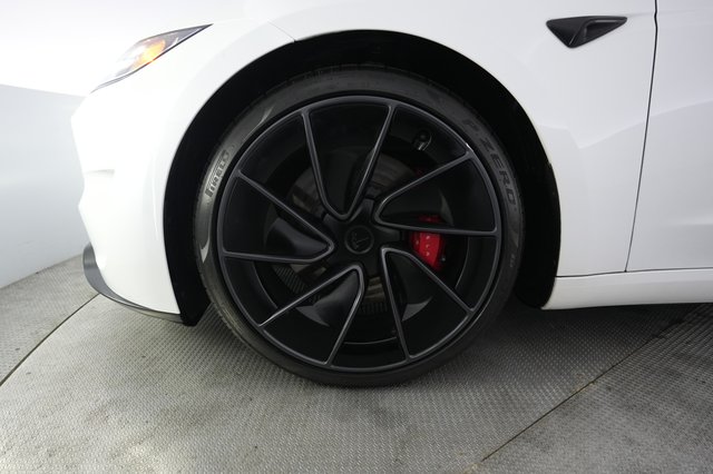 2025 Tesla Model 3 — photo 15 of 27