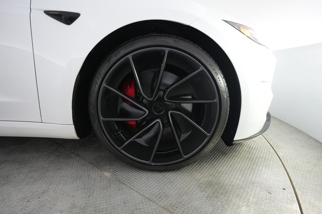 2025 Tesla Model 3 — photo 16 of 27