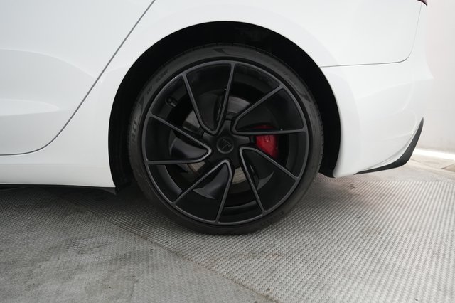 2025 Tesla Model 3 — photo 7 of 27