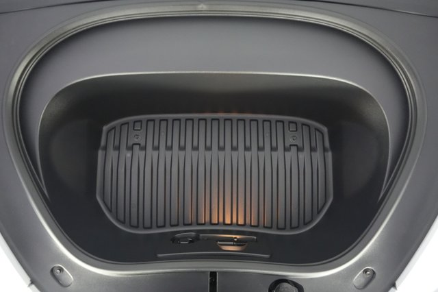 2025 Tesla Model 3 — photo 21 of 27