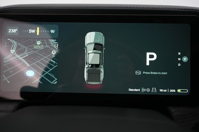 2025 Rivian R1T — photo 22 of 25