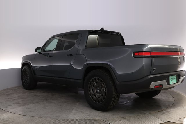 2025 Rivian R1T — photo 13 of 25
