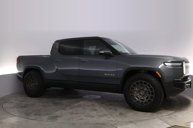 2025 Rivian R1T — photo 11 of 25