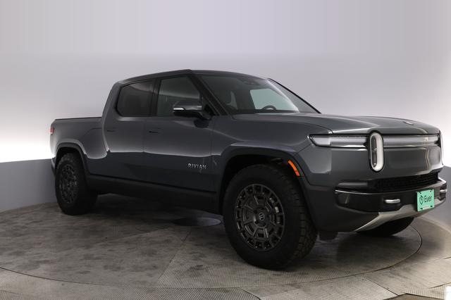 2025 Rivian R1T — photo 10 of 25