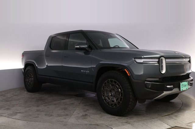 2025 Rivian R1T — photo 10 of 25