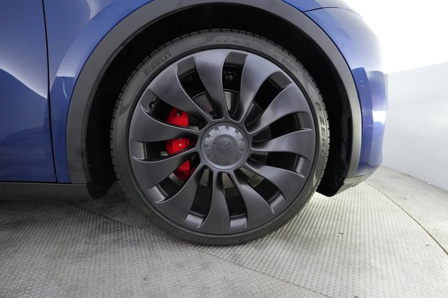 2020 Tesla Model Y — photo 16 of 28