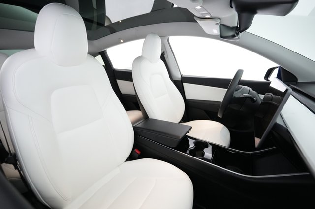 2020 Tesla Model Y — photo 18 of 28
