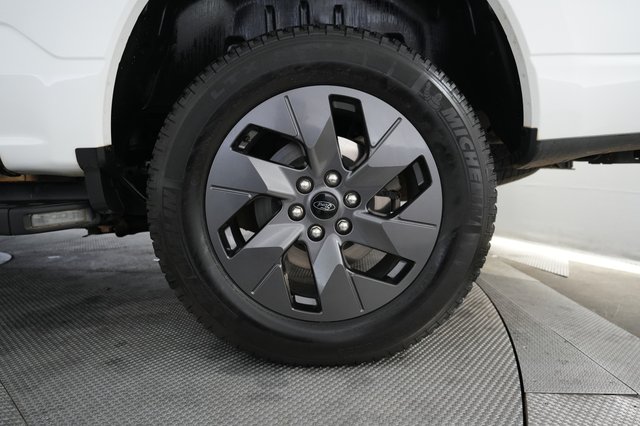 2022 Ford F-150 Lightning — photo 7 of 15