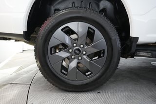 2022 Ford F-150 Lightning — photo 11 of 15