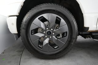 2022 Ford F-150 Lightning — photo 9 of 15