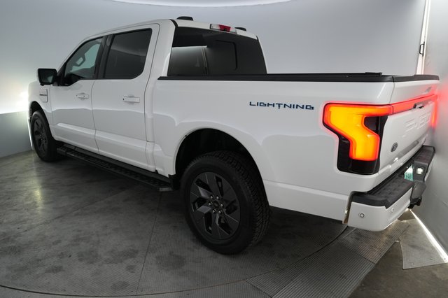 2022 Ford F-150 Lightning — photo 2 of 15