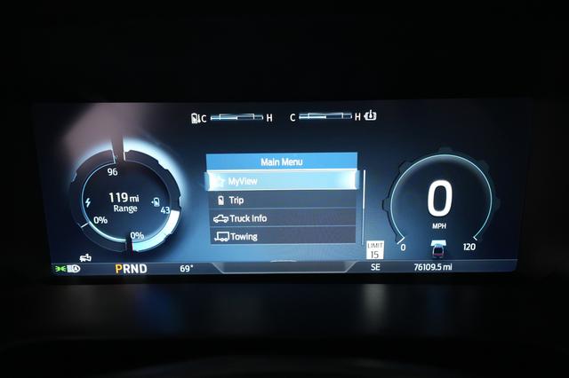 2022 Ford F-150 Lightning — photo 5 of 15