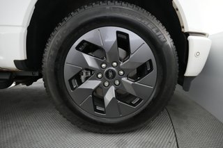 2022 Ford F-150 Lightning — photo 10 of 15