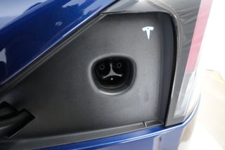 2023 Tesla Model X — photo 8 of 29