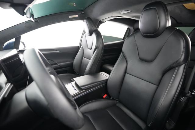 2023 Tesla Model X — photo 3 of 33