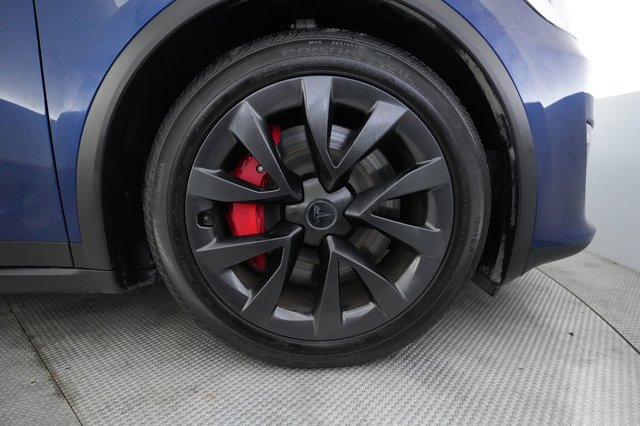 2023 Tesla Model X — photo 16 of 33