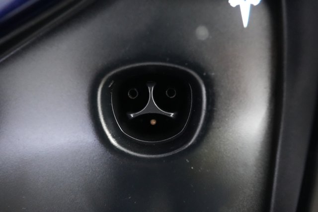 2023 Tesla Model X — photo 8 of 33