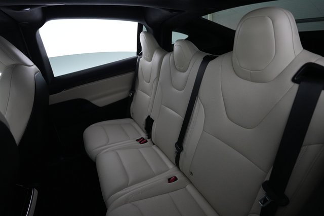 2023 Tesla Model X — photo 19 of 26