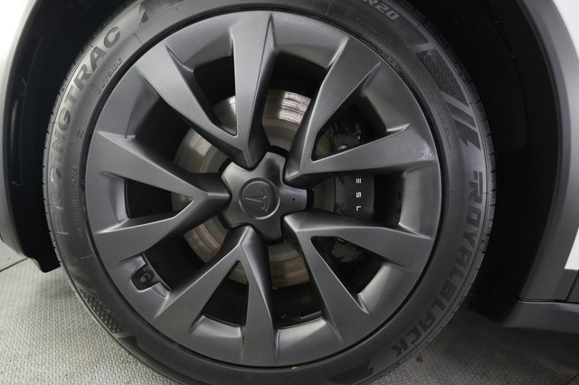 2023 Tesla Model X — photo 15 of 26