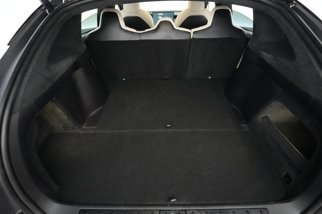 2023 Tesla Model X — photo 6 of 26