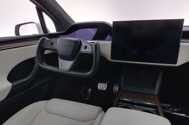 2023 Tesla Model X — photo 20 of 26