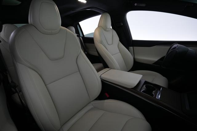 2023 Tesla Model X — photo 3 of 26