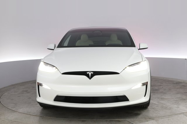 2023 Tesla Model X — photo 9 of 26